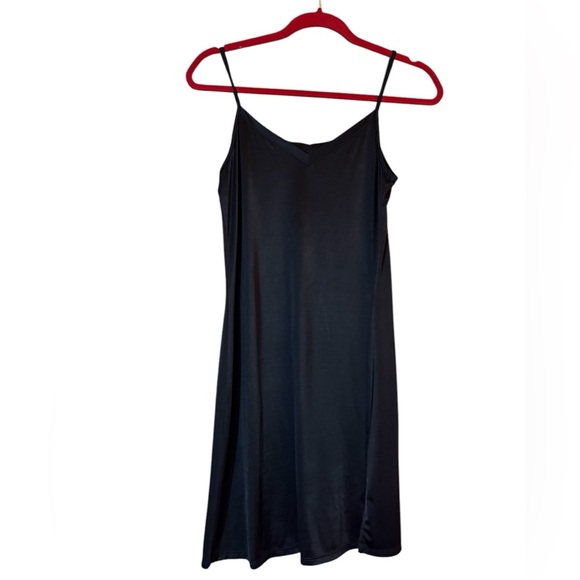 Vanity Fair Black Chemise Sleek Satin Slip - Picture 3 of 8